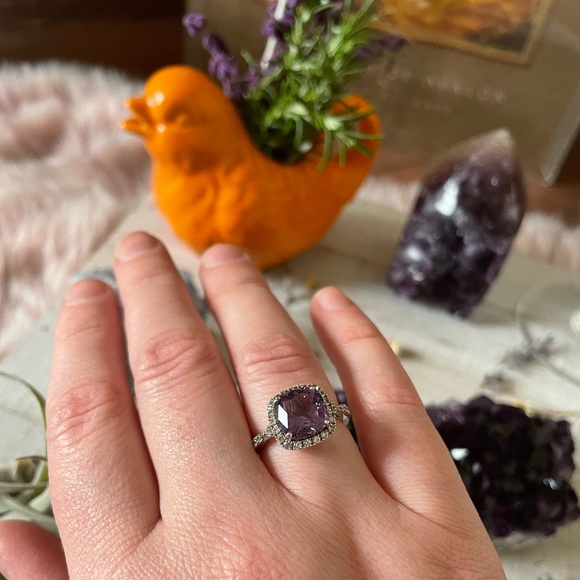 925 Stamped Amethyst and Crystal Ring - Picture 5 of 12